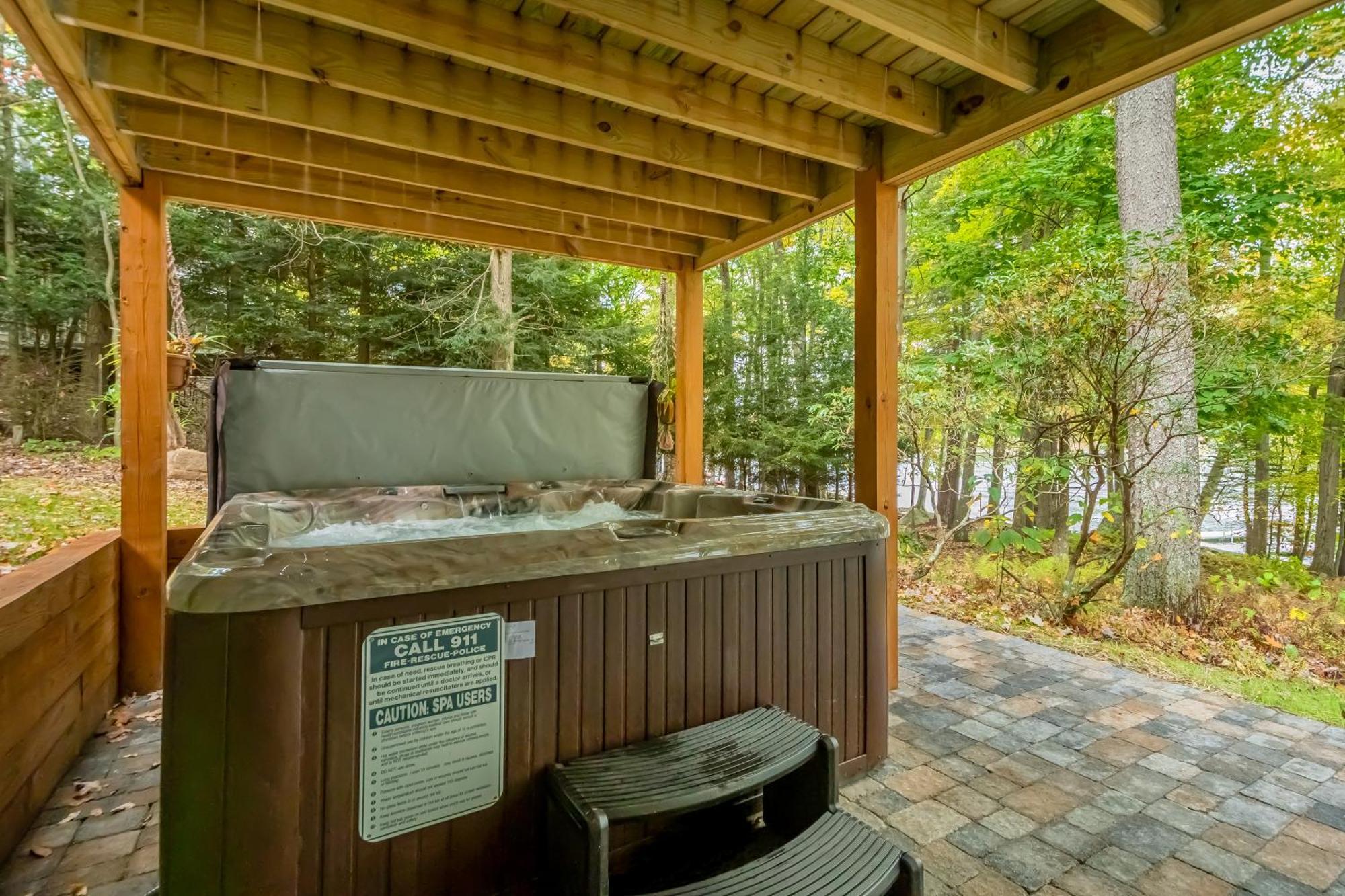 Maplewood Cottage McHenry Exteriör bild